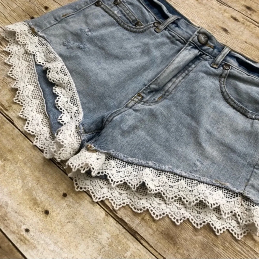 Free People - Denim Jean Shorts with Lace - Size 25 - Picture 3 of 6